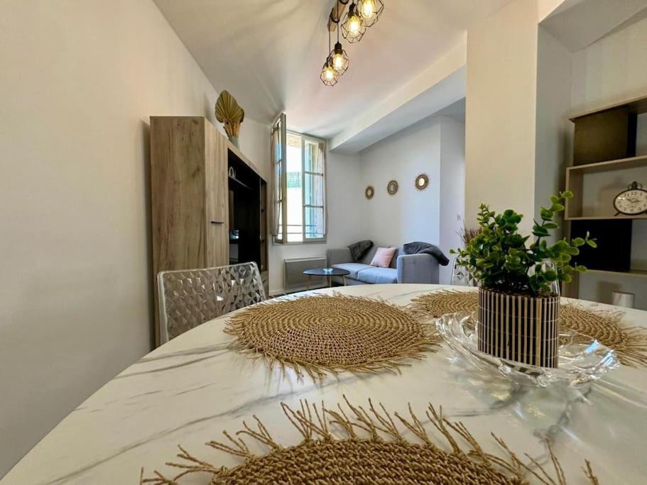 Appartement Le Logis De La Cathedrale à Béziers Extérieur photo